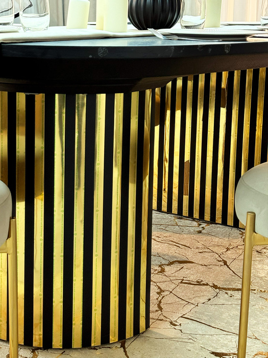 Stół Ludwik rozkładany na ryflowanej nodze 110 cm x 200 - 300 cm T72 GLAM