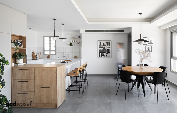 Stół Mietek okrągły rozkładany na metalowej podstawie 130 - 230 cm T49 