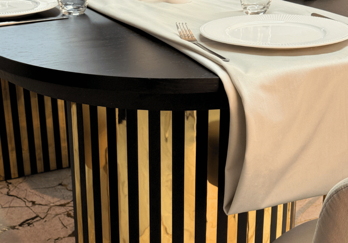 Stół rozkładany na ryflowanej nodze LUDWIK T72 GLAM 110x200-300 cm